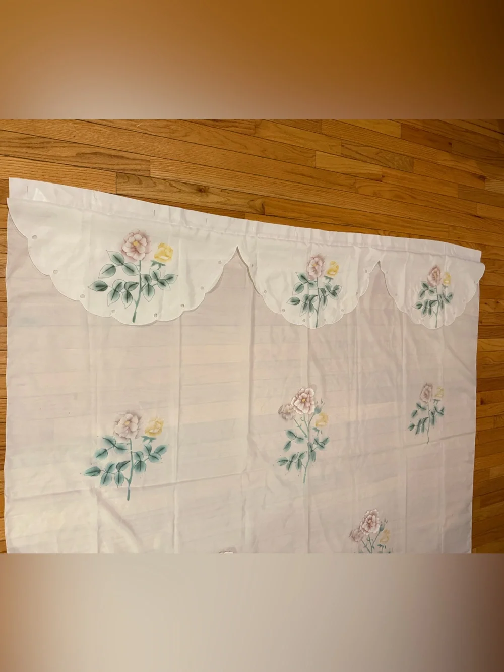 VTG Floral Embroidered White Shower Battenburg Lace Curtain Sweet 3D flowers!